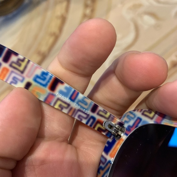 Fendi Sunglasses - Picture 6 of 6